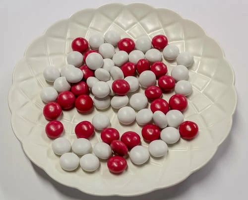 Dutch Red & White Buttons 1kg 5 Dutch Red & White Buttons 1kg - Image 3