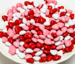 Candy Shell Red, Pink And White Chocolate Hearts 1kg