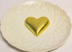 Hearts - Milk Chocolate 30g Hearts In Assorted Foil Tub Of 30 -SUNSHINE CONFECTIONERY Shop Hearts 2030g 20Gold 201