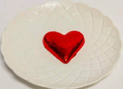 Hearts - Milk Chocolate 30g Hearts In Assorted Foil Tub Of 30 -SUNSHINE CONFECTIONERY Shop Hearts 2030g 20Red 201