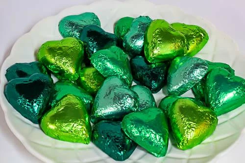 Hearts - Milk Chocolate Hearts In Mixed Green Foils 1kg 5 Hearts - Milk Chocolate Hearts In Mixed Green Foils 1kg - Image 3