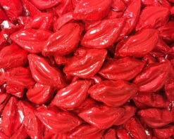 Kisses - Milk Chocolate Lips In Red Foil 5kg -SUNSHINE CONFECTIONERY Shop Kisses Milk Chocolate Red 85ae5bb3 1e19 4711 9c39 c27bc946d24a