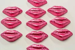 Kisses - Milk Chocolate Lips In Pink Foil 5kg -SUNSHINE CONFECTIONERY Shop Lips 20Foil 20Pink 203 928fb5b8 7f92 48d6 b47d 7d233bf5427f