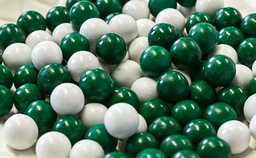 Peppermint Chocolate Drops 800g 5 Peppermint Chocolate Drops 800g - Image 3